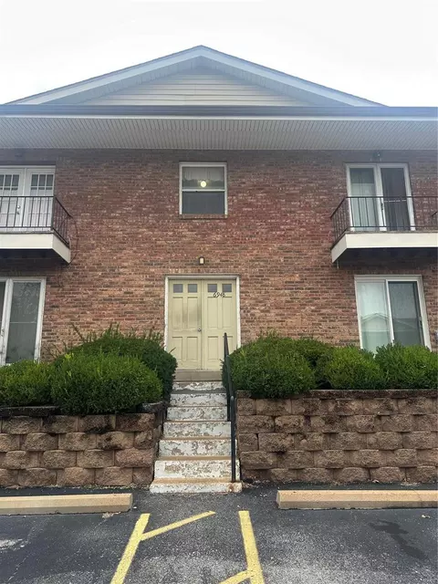 6948 Colonial Woods #73, Saint Louis, MO 63129