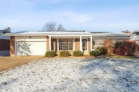 9433 Garber Rd, Saint Louis, MO 63126
