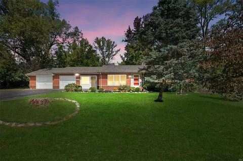 11031 Morrow Dr, Saint Ann, MO 63074