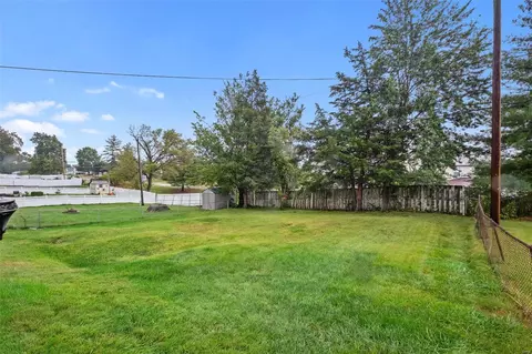 11104 Patsy Dr, Saint Louis, MO 63123 photo 2