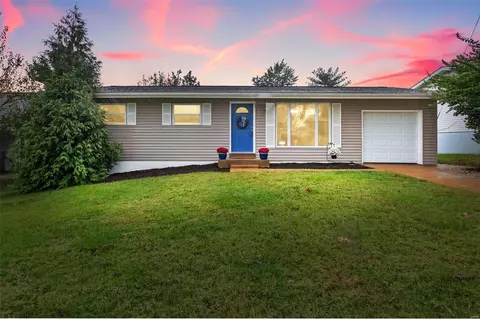 11104 Patsy Dr, Saint Louis, MO 63123