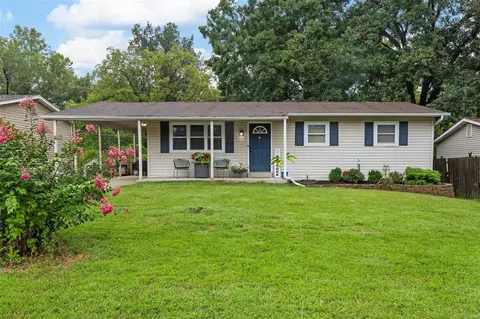 5 Toelle Dr, Saint Charles, MO 63304