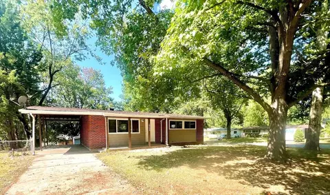 10329 Reba Dr, Saint Louis, MO 63136