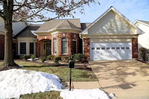 15913 Picardy Crest Ct, Chesterfield, MO 63017
