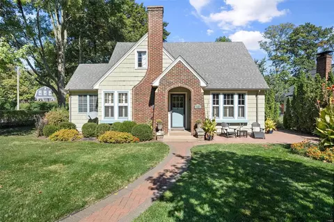 147 Kenilworth Ave, Webster Groves, MO 63119