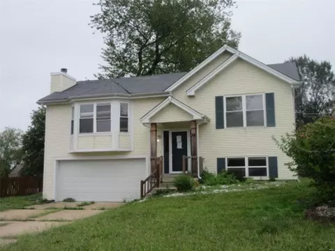 34 Queensboro Dr, Saint Peters, MO 63376
