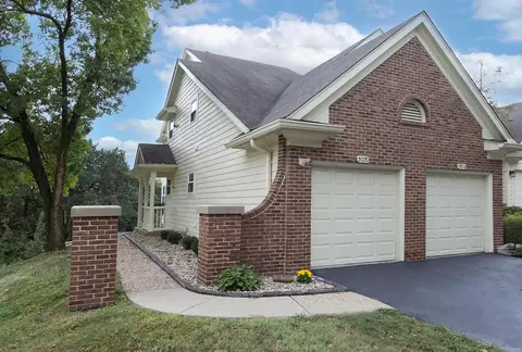 3020 Autumn Shores Dr, Maryland Heights, MO 63043