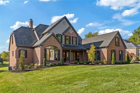 125 Roehampton Ln, Weldon Spring, MO 63304