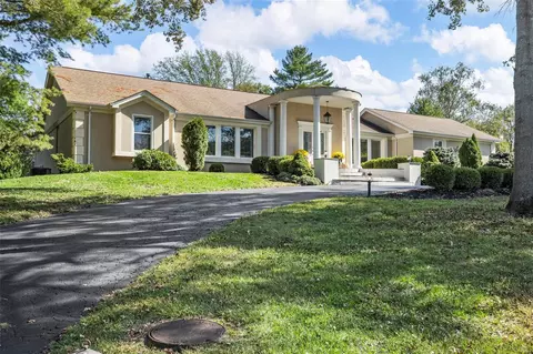 74 Meadowbrook Country Clb, Ballwin, MO 63011