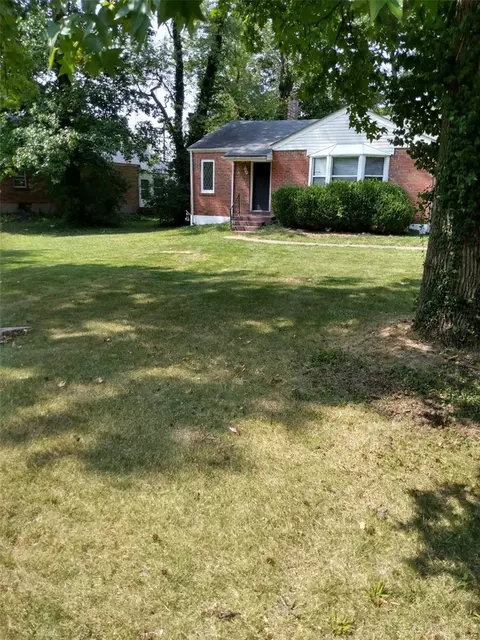 509 Thurston Ave, Saint Louis, MO 63134