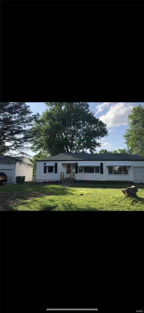 1251 Odessa Dr, Saint Louis, MO 63137