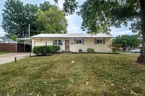 1650 Crowder Dr, Florissant, MO 63031