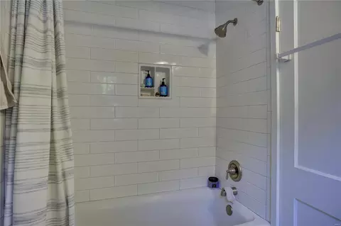 Bath - 219 E Jackson Rd, Saint Louis, MO 63119 photo 2 of 8