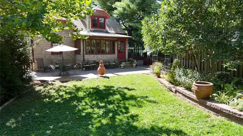 Exterior - 219 E Jackson Rd, Saint Louis, MO 63119 photo 19 of 22