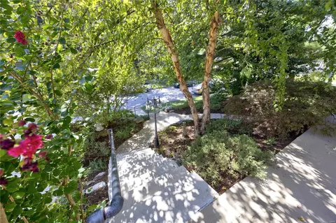 Exterior - 219 E Jackson Rd, Saint Louis, MO 63119 photo 6 of 22