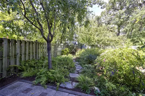 Exterior - 219 E Jackson Rd, Saint Louis, MO 63119 photo 15 of 22