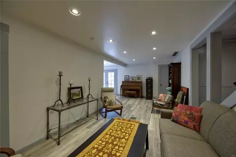 Living - 219 E Jackson Rd, Saint Louis, MO 63119 photo 4 of 4