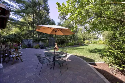 Exterior - 219 E Jackson Rd, Saint Louis, MO 63119 photo 10 of 22
