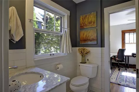 Bath - 219 E Jackson Rd, Saint Louis, MO 63119 photo 3 of 8