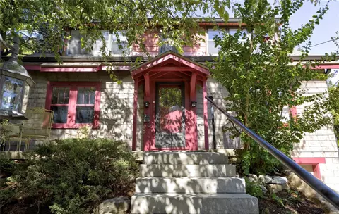 219 E Jackson Rd, Saint Louis, MO 63119