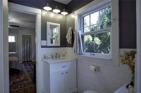Bath - 219 E Jackson Rd, Saint Louis, MO 63119 photo 1 of 8
