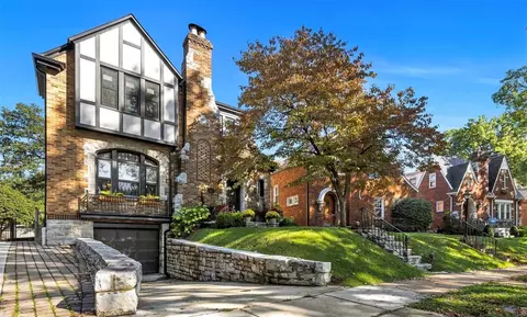 1227 Arch Ter, Richmond Heights, MO 63117