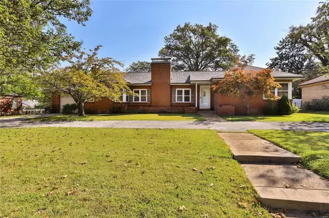 1110 S Laclede Station Rd, Saint Louis, MO 63119