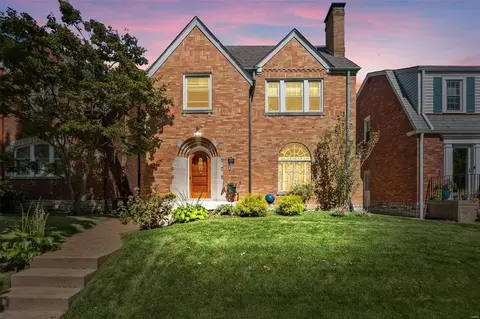5869 Delor St, Saint Louis, MO 63109
