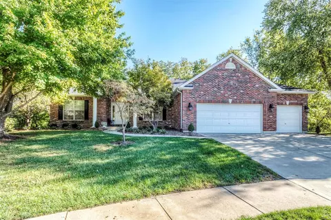2731 Fairway Estates Dr, Wentzville, MO 63385