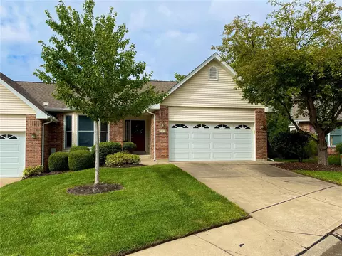 6 Summit Pointe Ct #1C, Saint Charles, MO 63301