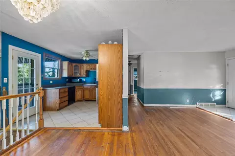 Entry Way - 447 Radford Ln, Ballwin, MO 63021 photo 1 of 1