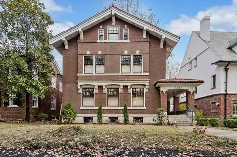 6363 Waterman Ave, Saint Louis, MO 63130