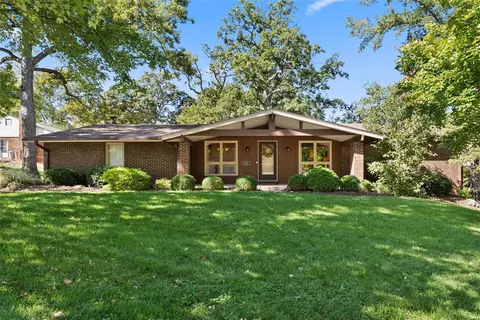 317 Portwind Pl, Ballwin, MO 63021