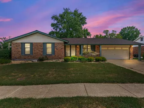 3966 Rue De Renard, Florissant, MO 63034