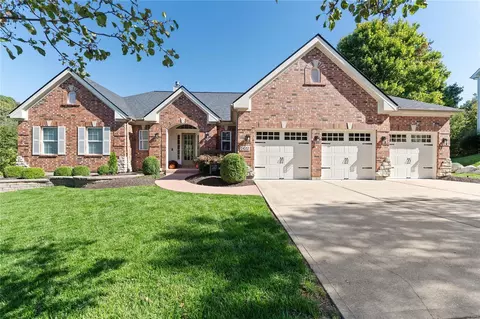 1632 Misty Hollow Ct, Wildwood, MO 63038