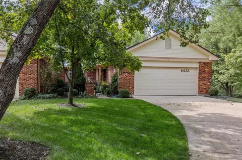14133 Baywood Villages Dr, Chesterfield, MO 63017