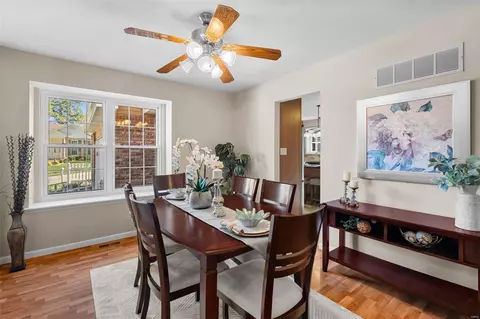 Dining - 726 Strafford Ridge Dr, Ballwin, MO 63021 photo 2 of 5