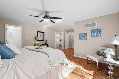 Bedroom - 726 Strafford Ridge Dr, Ballwin, MO 63021 photo 2 of 6