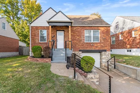 6111 Weber Rd, Saint Louis, MO 63123