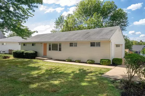 511 Hanna Rd, Manchester, MO 63021