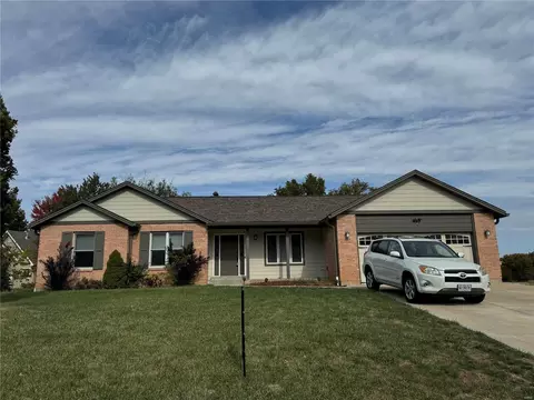 158 Rue Grand Dr, Lake Saint Louis, MO 63367