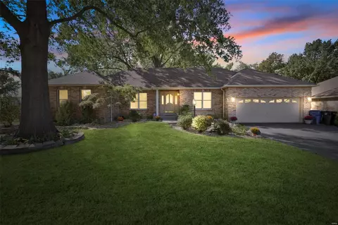 2712 Denacre Dr, Saint Louis, MO 63129