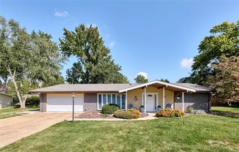 12561 Merrick Dr, Saint Louis, MO 63146
