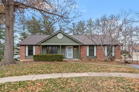 1741 Golden Lake Ct, Chesterfield, MO 63017