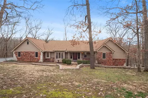 16484 Horseshoe Ridge Rd, Chesterfield, MO 63005