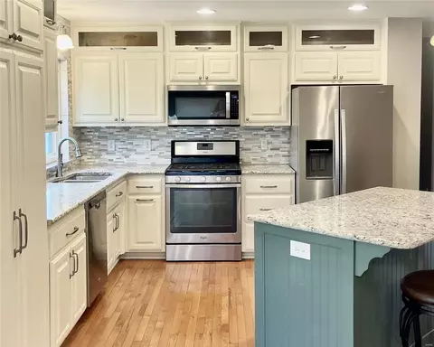 1138 Hobbs Mill Dr, Manchester, MO 63021 photo 2