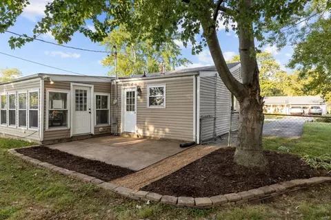 Exterior - 903 Taylor Pl, O'fallon, MO 63366 photo 3 of 5