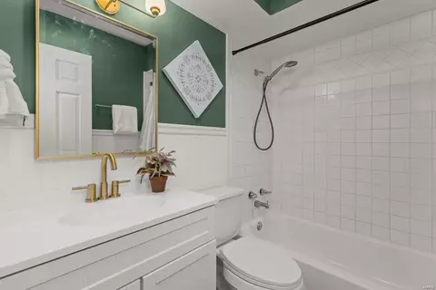 Bath - 903 Taylor Pl, O'fallon, MO 63366 photo 2 of 2