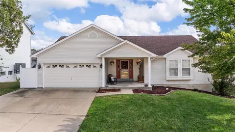 160 Whetstone Dr, Saint Charles, MO 63303