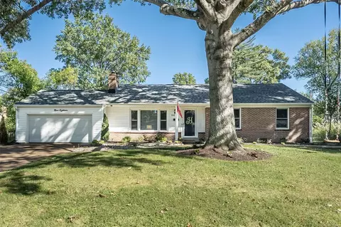 918 Rochdale Dr, Saint Louis, MO 63122